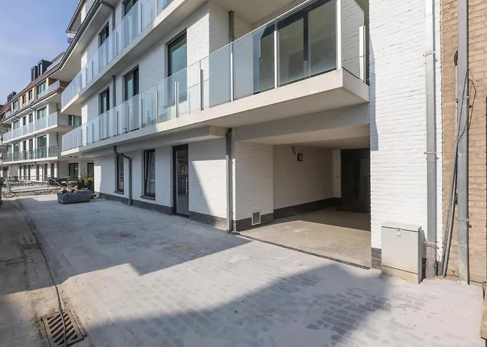 Lane The Park - 0004 + Box 41 *